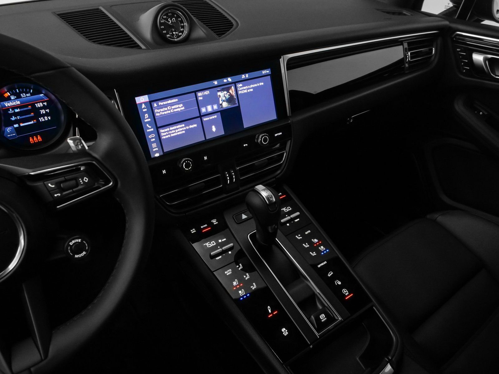 Certified 2025 Porsche Macan AWD/4WD image 29