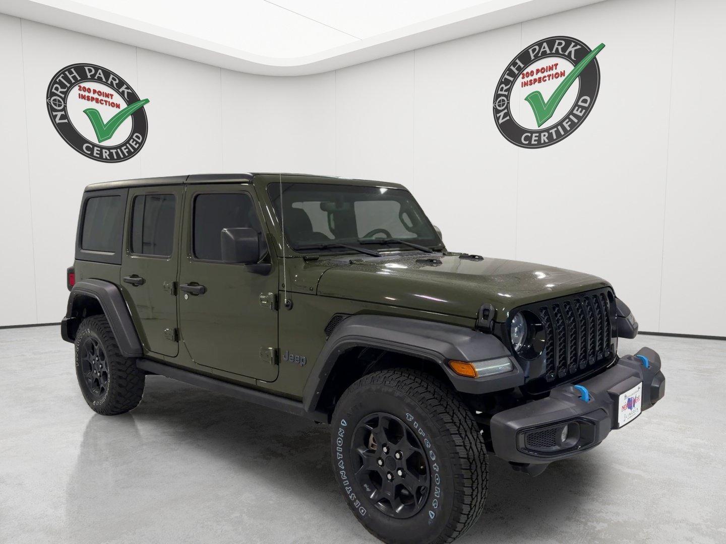 Used 2023 Jeep Wrangler Unlimited w/ Cold Weather Group AWD/4WD image 3