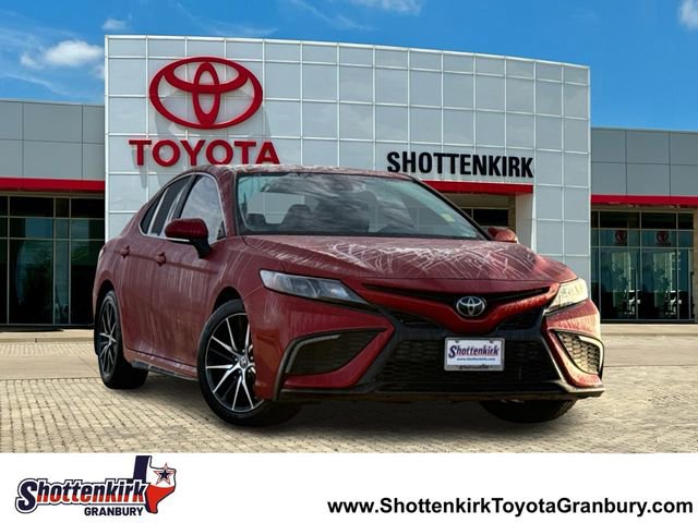 Used 2023 Toyota Camry SE image 1