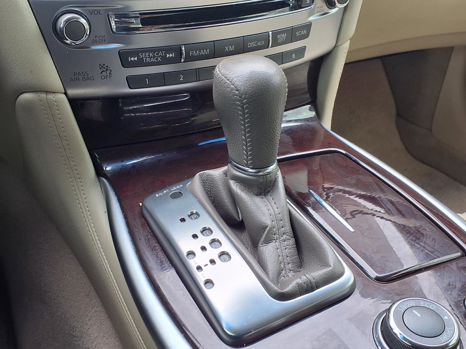 Used 2016 INFINITI Q70 L 3.7 w/ Technology Package image 20