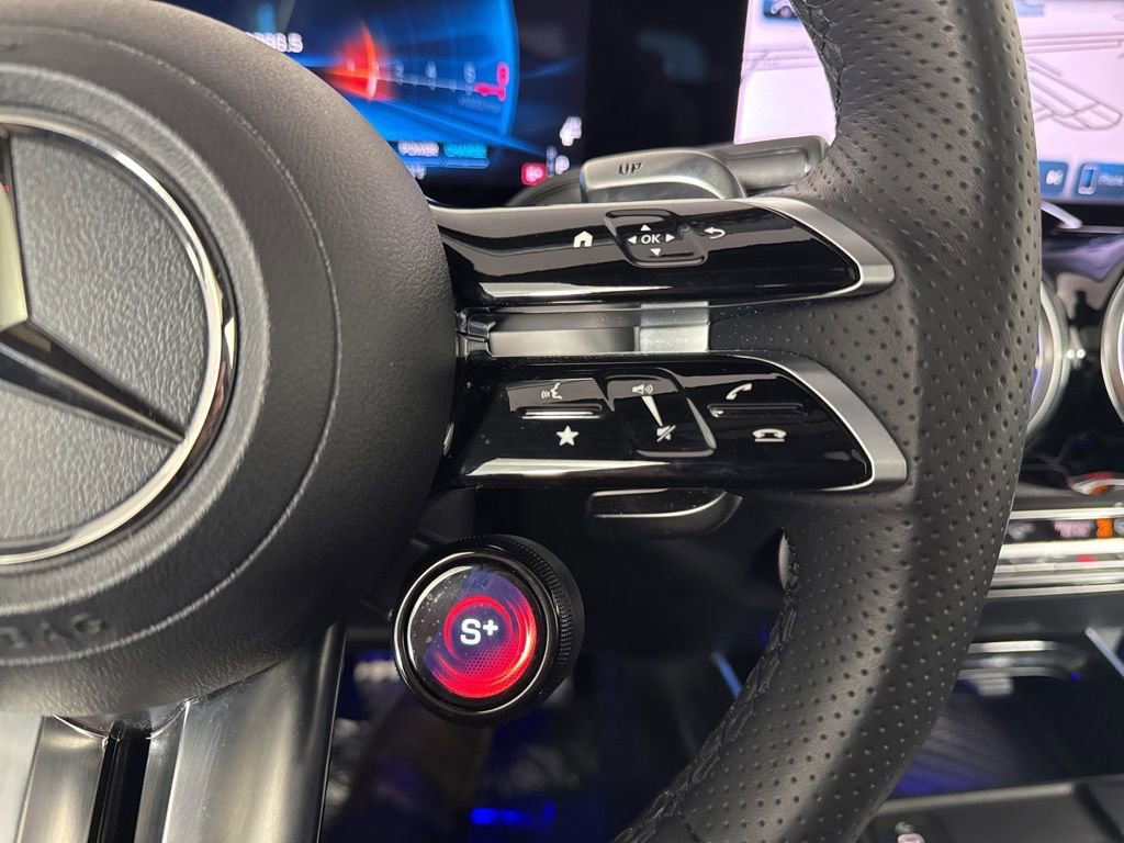 Used 2025 Mercedes-Benz GLB 35 AMG 4MATIC image 33