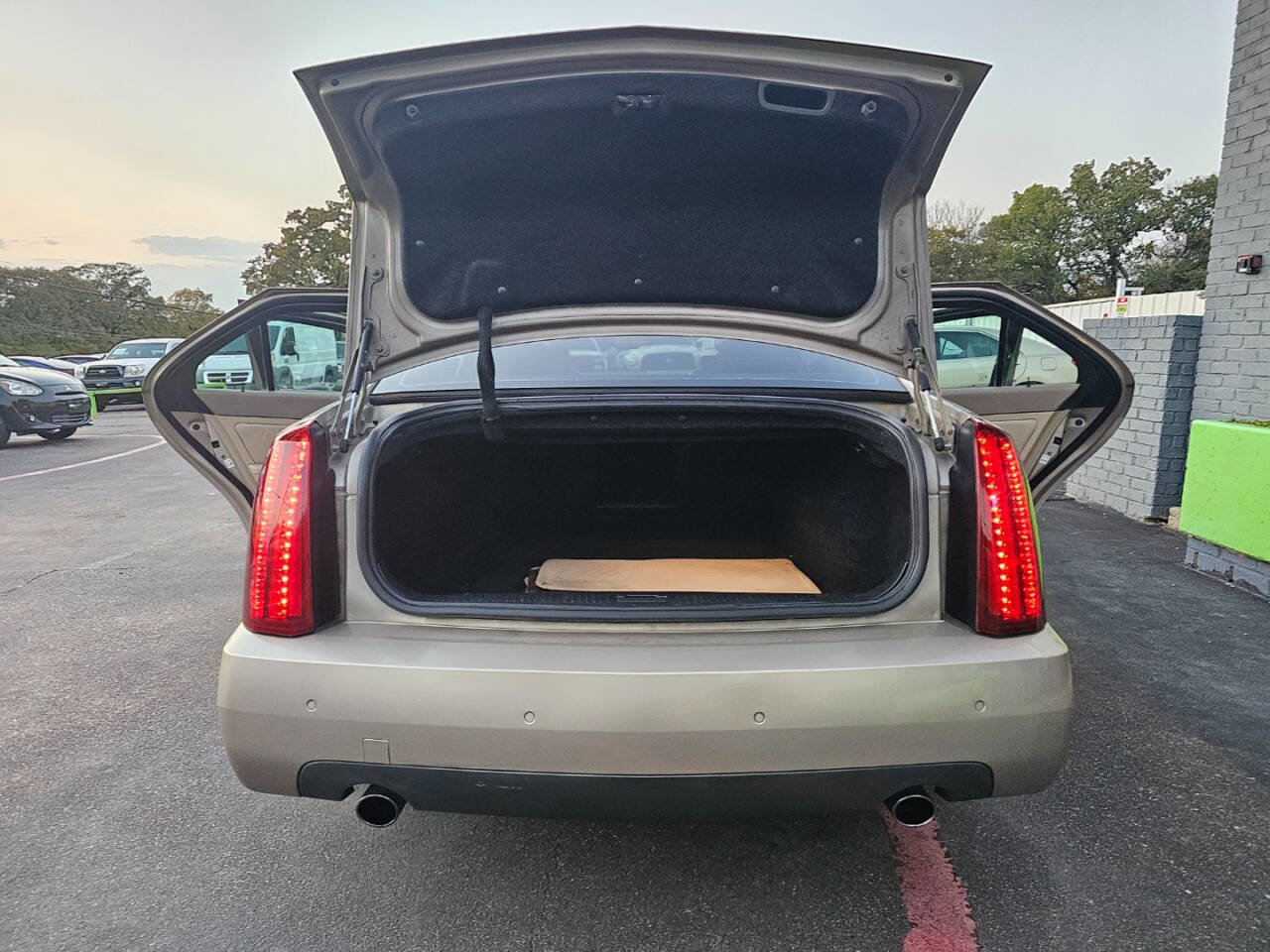 Used 2005 Cadillac STS w/ Preferred Equipment Group image 32