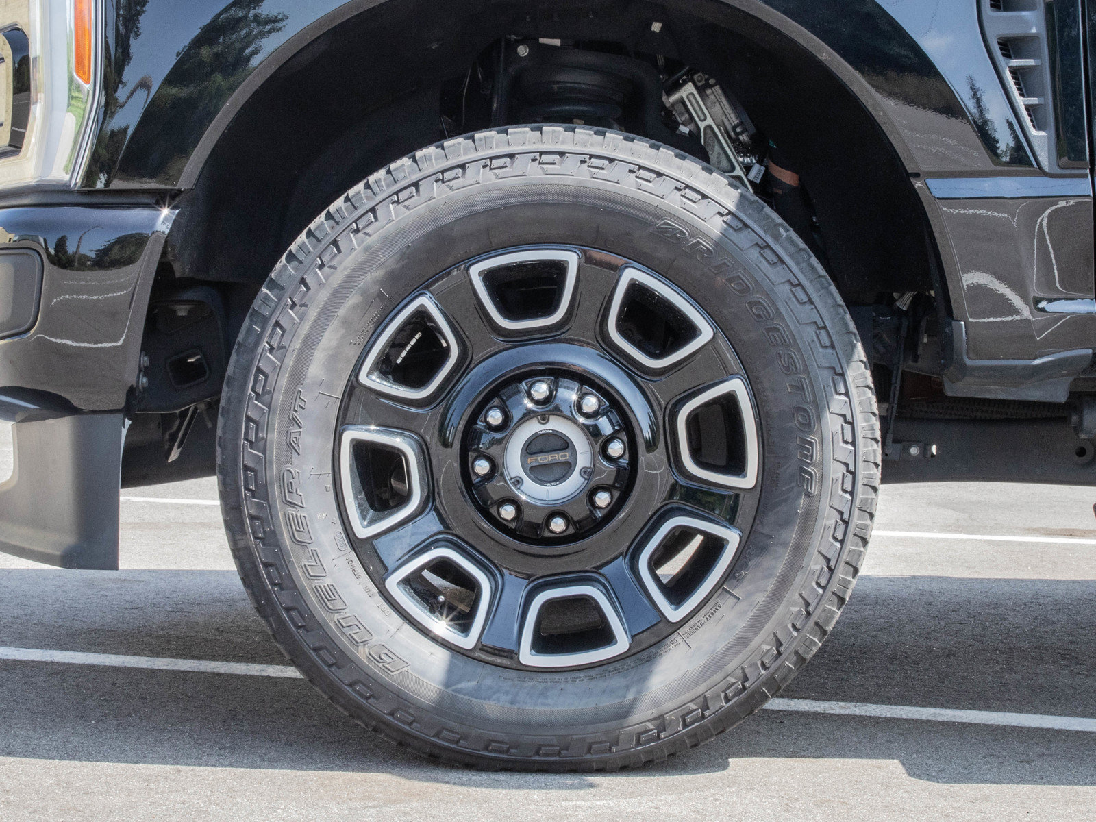 Used 2025 Ford F350 Platinum AWD/4WD image 28