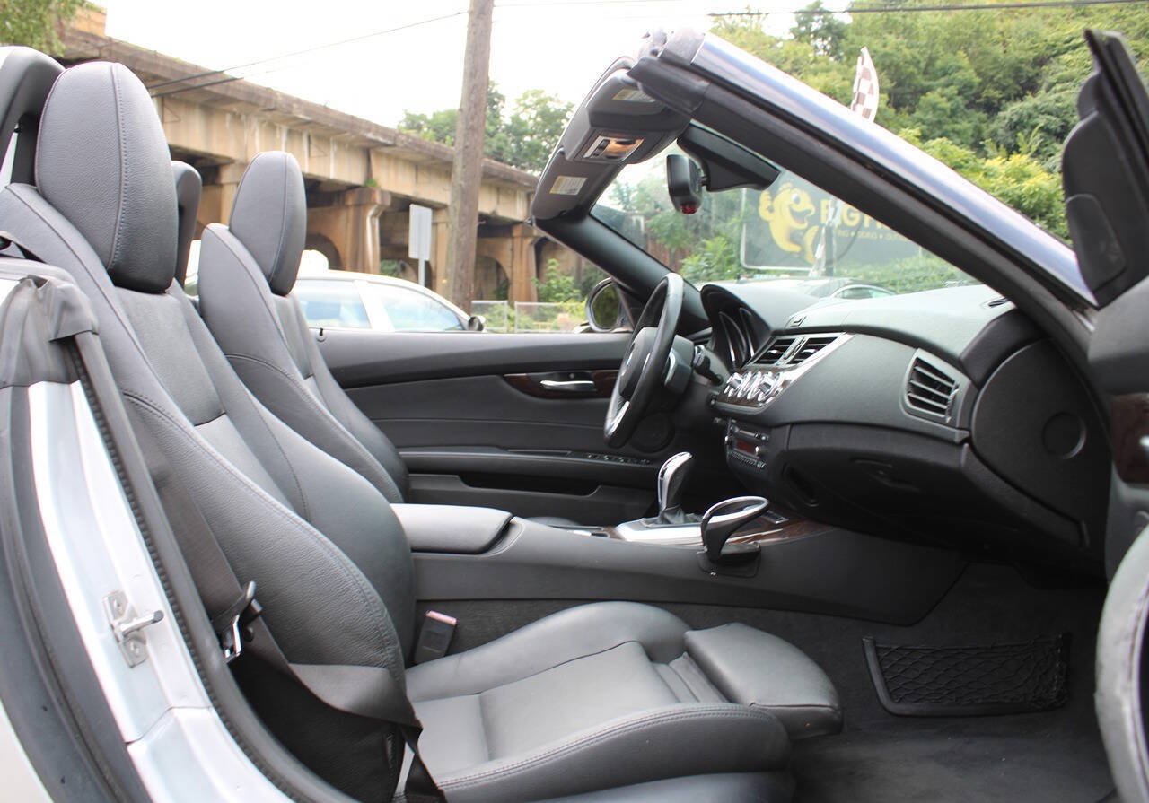 Used 2011 BMW Z4 sDrive35i RWD image 26