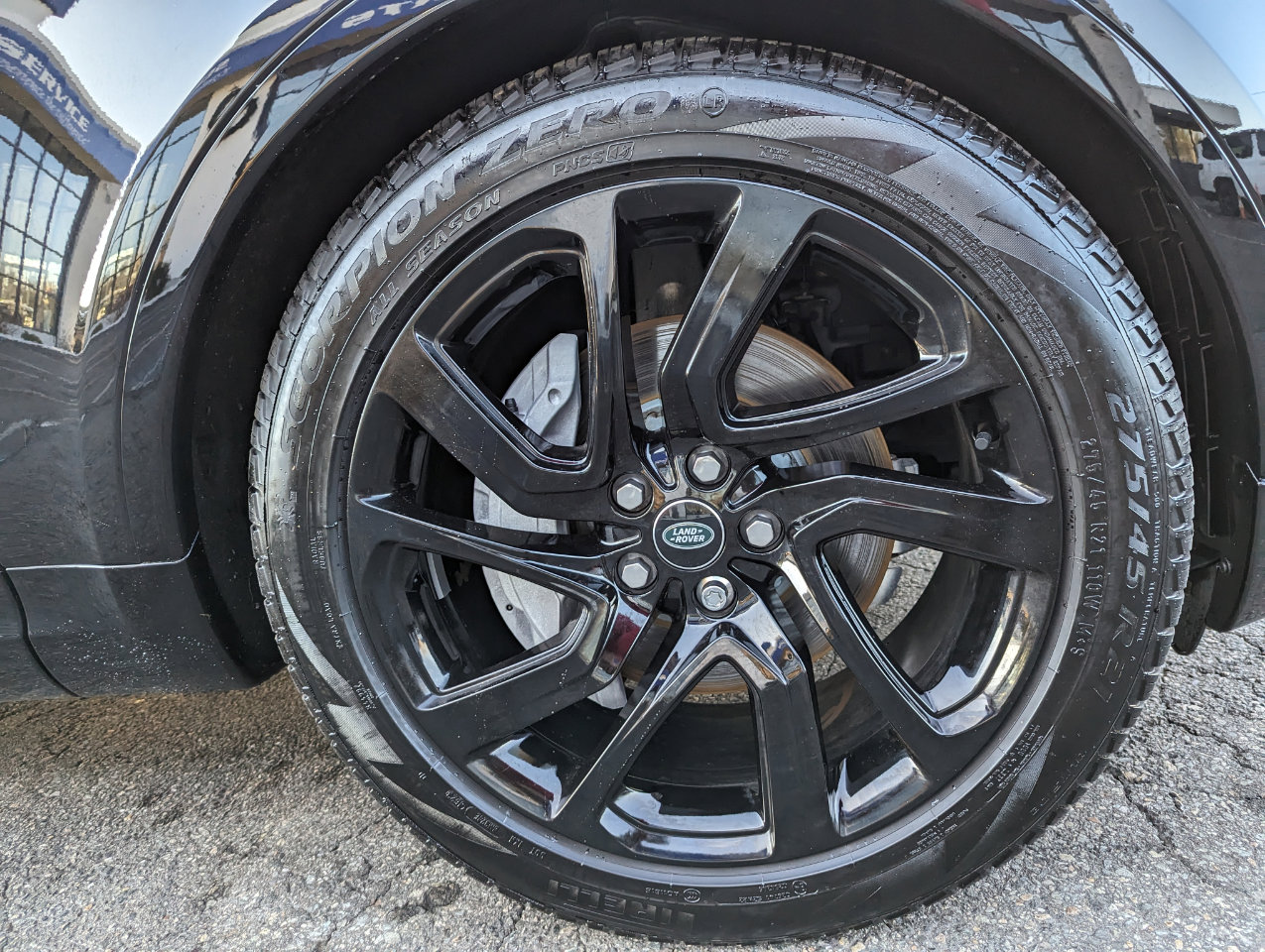 Used 2024 Land Rover Discovery Dynamic SE image 50
