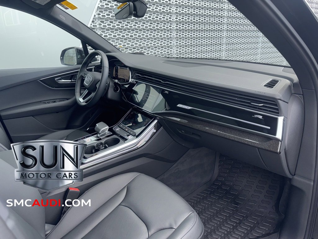Used 2025 Audi Q7 2.0T Premium w/ Convenience Plus Package image 6