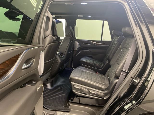 Used 2021 Cadillac Escalade Premium Luxury Platinum w/ Heavy-Duty Trailer Package image 21