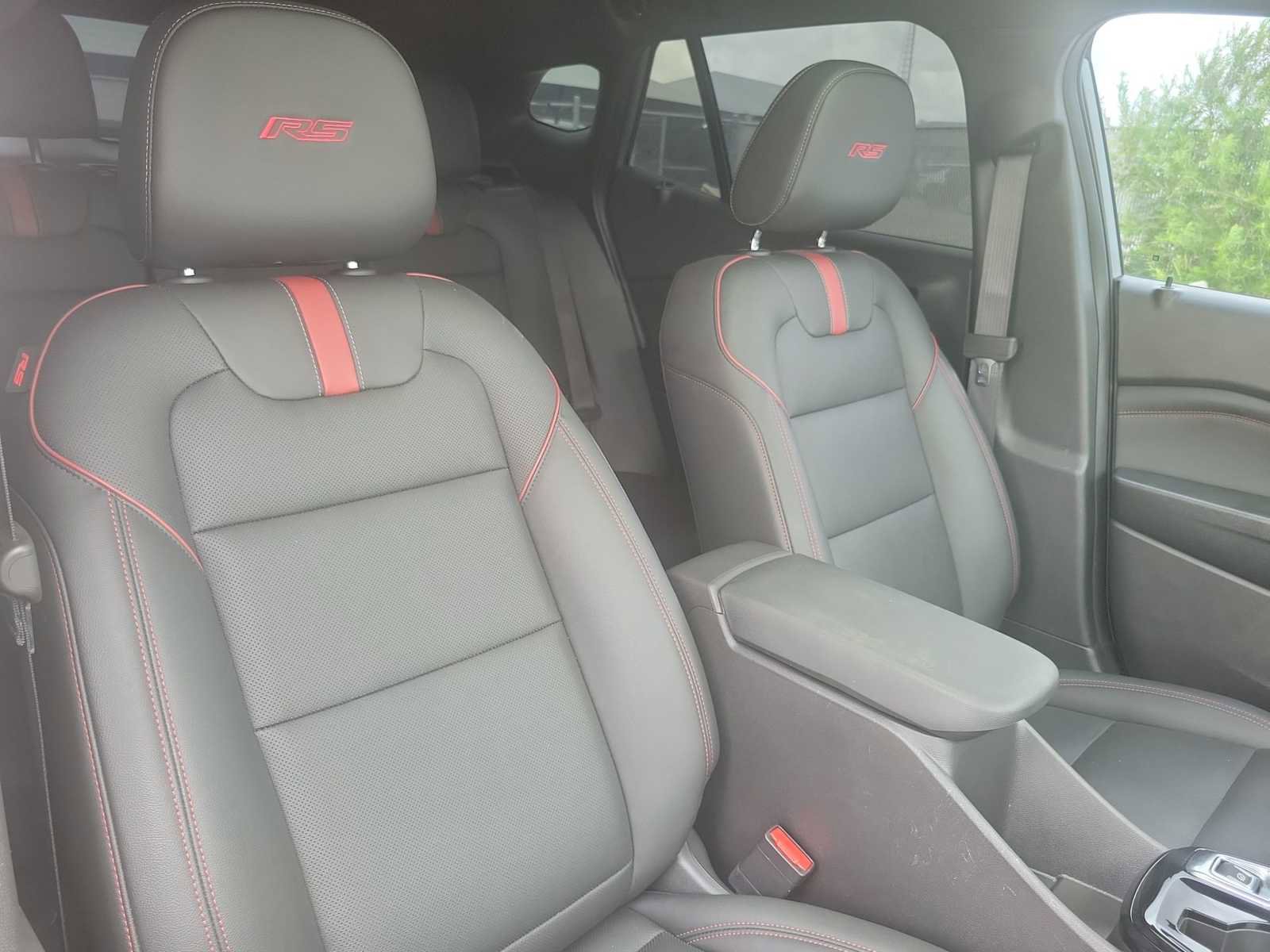 Used 2025 Chevrolet Trax RS w/ Sunroof Package FWD image 18