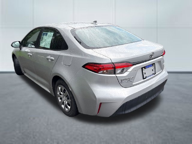 Used 2025 Toyota Corolla LE FWD image 2