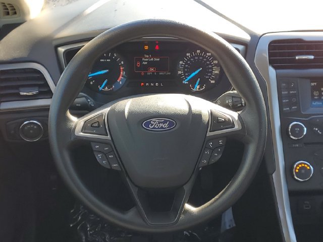 Used 2018 Ford Fusion SE FWD image 29