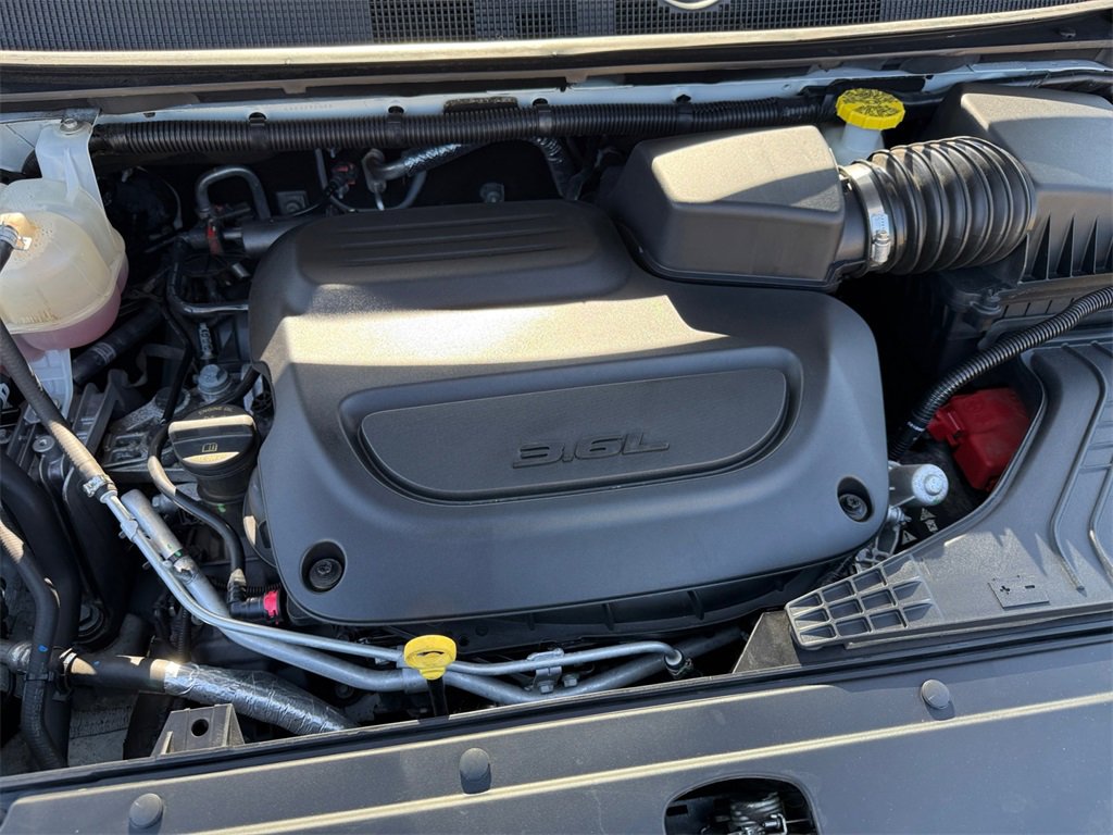 Certified 2023 Chrysler Pacifica Limited image 30