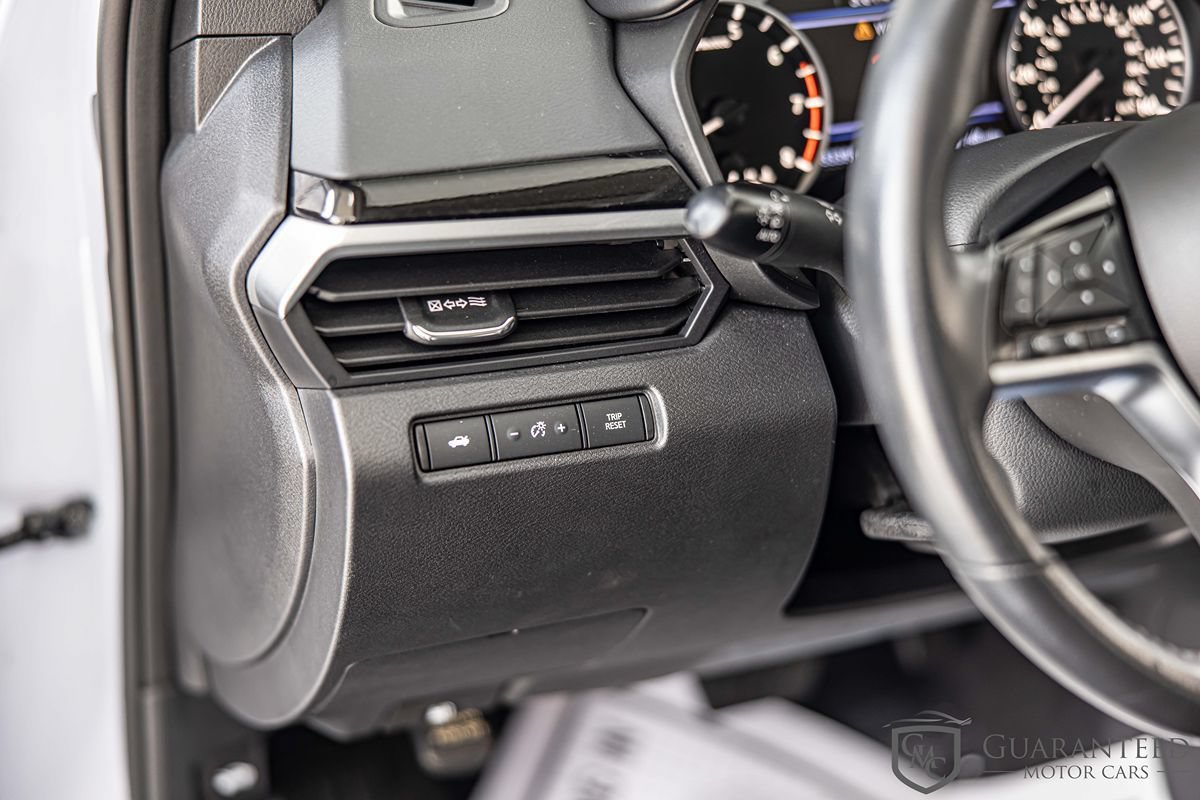 Used 2024 Nissan Altima 2.5 SR w/ SR Premium Package FWD image 21