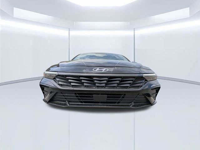 Certified 2025 Hyundai Elantra SEL FWD image 9