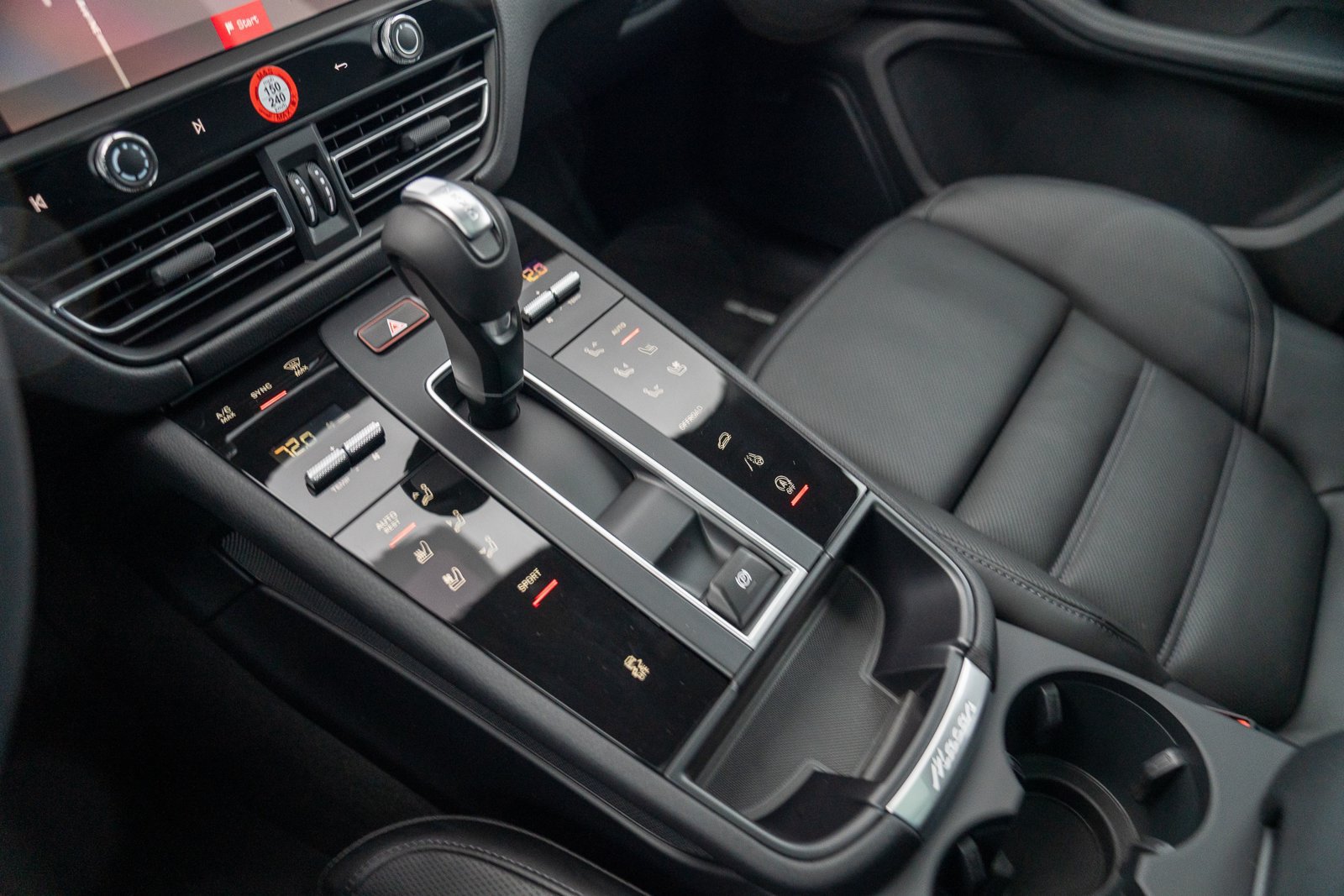 Certified 2026 Porsche Macan AWD/4WD image 21