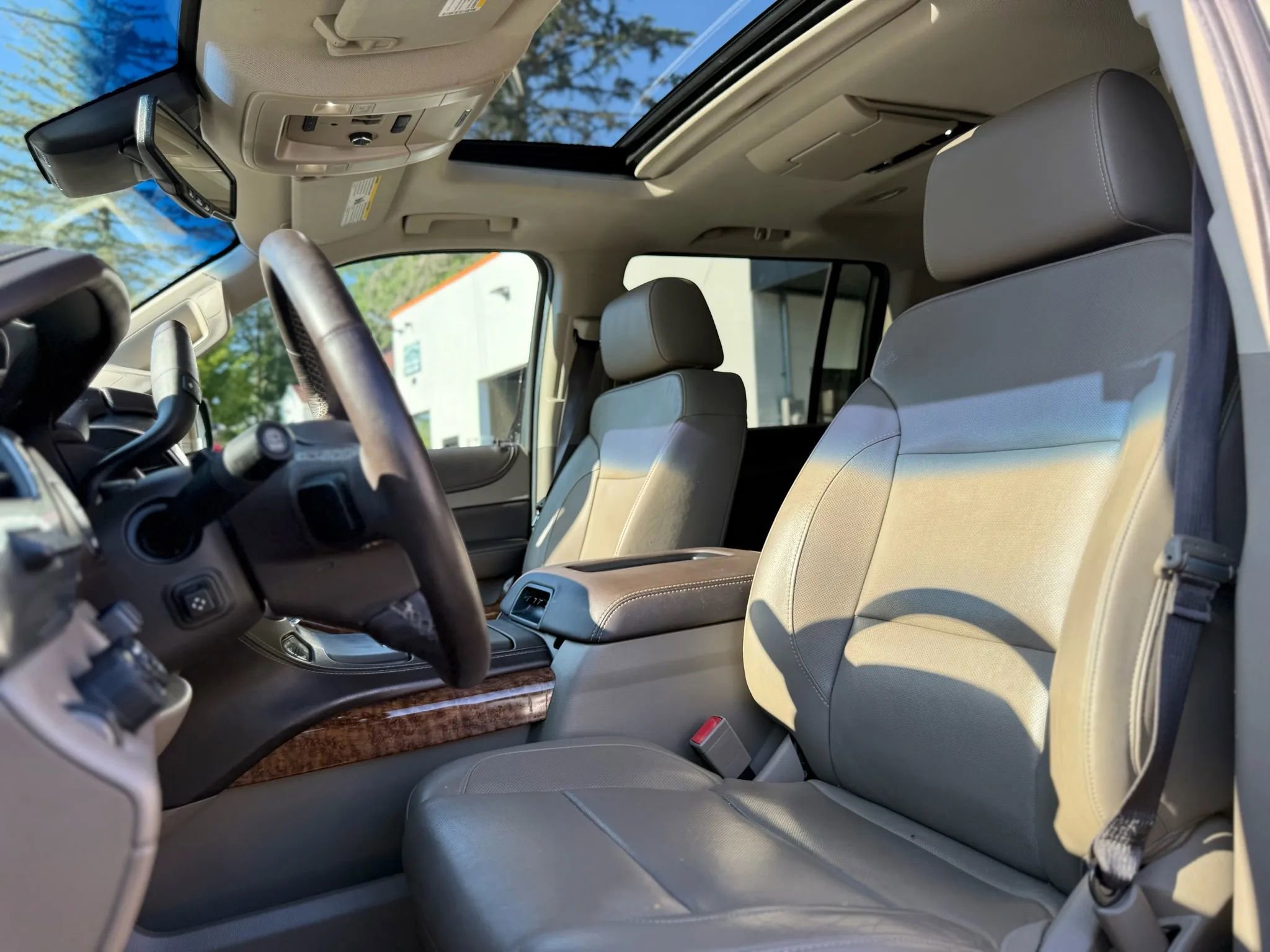 Used 2017 Chevrolet Suburban Premier image 23