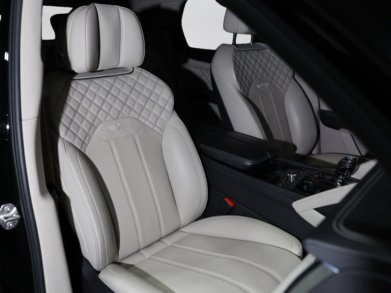 Used 2021 Bentley Bentayga w/ First Edition Specification AWD/4WD image 53