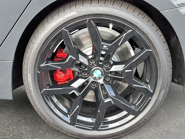 New 2026 BMW 330i xDrive Sedan w/ M Sport Package AWD/4WD image 8