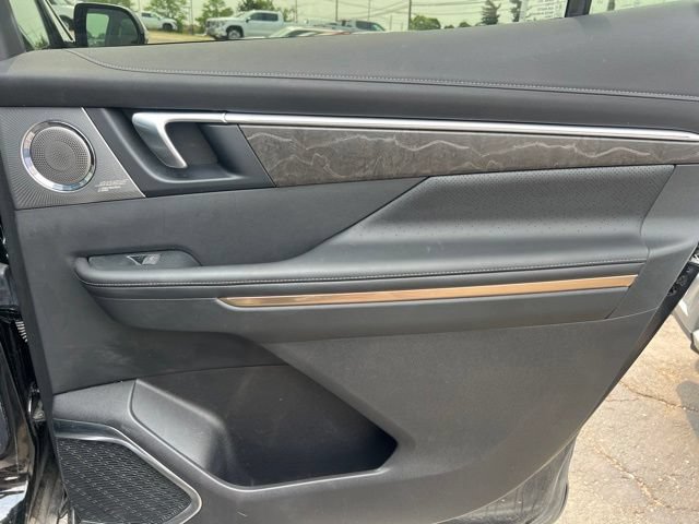 Used 2025 Buick Enclave Avenir w/ LPO, Floor Liner Package AWD/4WD image 15