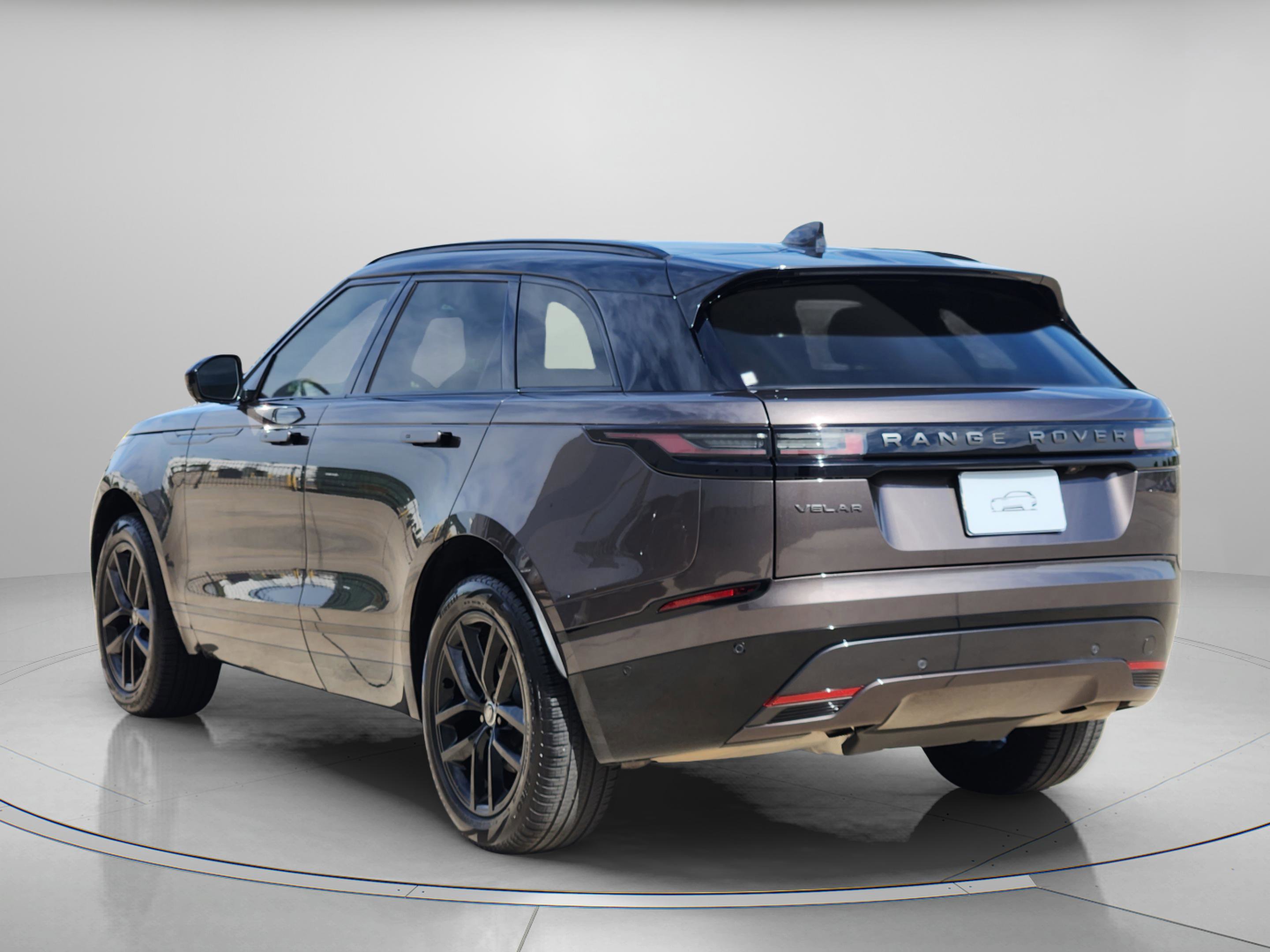 Certified 2026 Land Rover Range Rover Velar Dynamic SE AWD/4WD image 3
