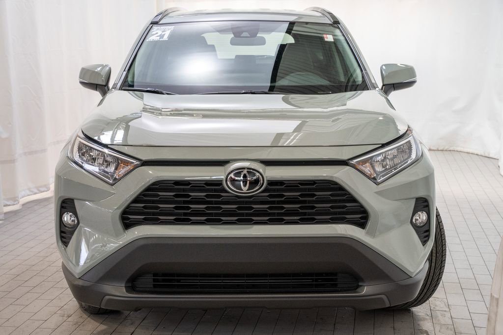 Used 2021 Toyota RAV4 XLE image 2