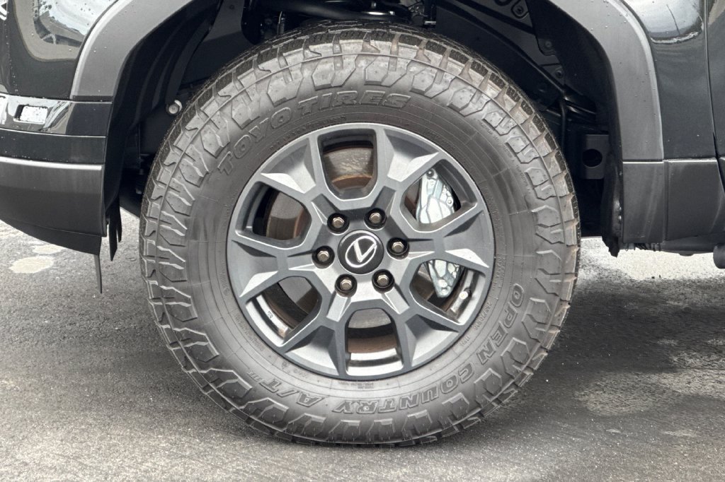 Used 2025 Lexus GX 550 w/ Accessory Package (32) AWD/4WD image 33