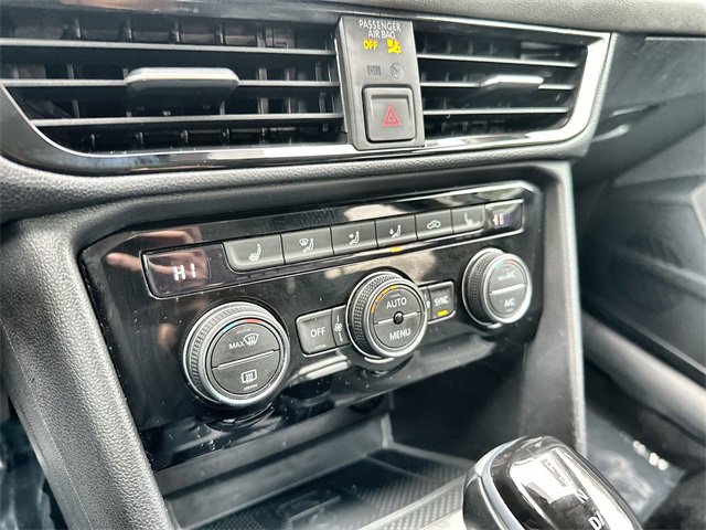 Used 2024 Volkswagen Taos SE image 17