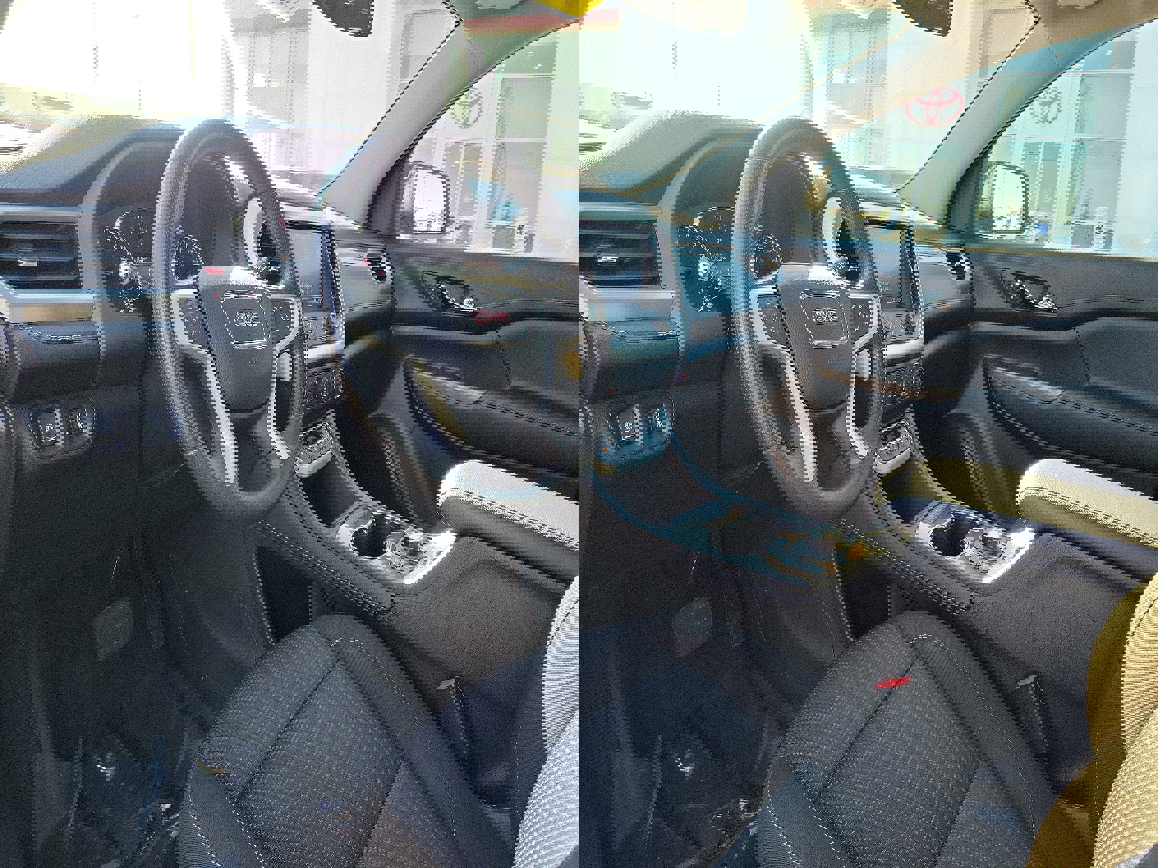 Used 2023 GMC Acadia SLE w/ Driver Convenience Package image 19