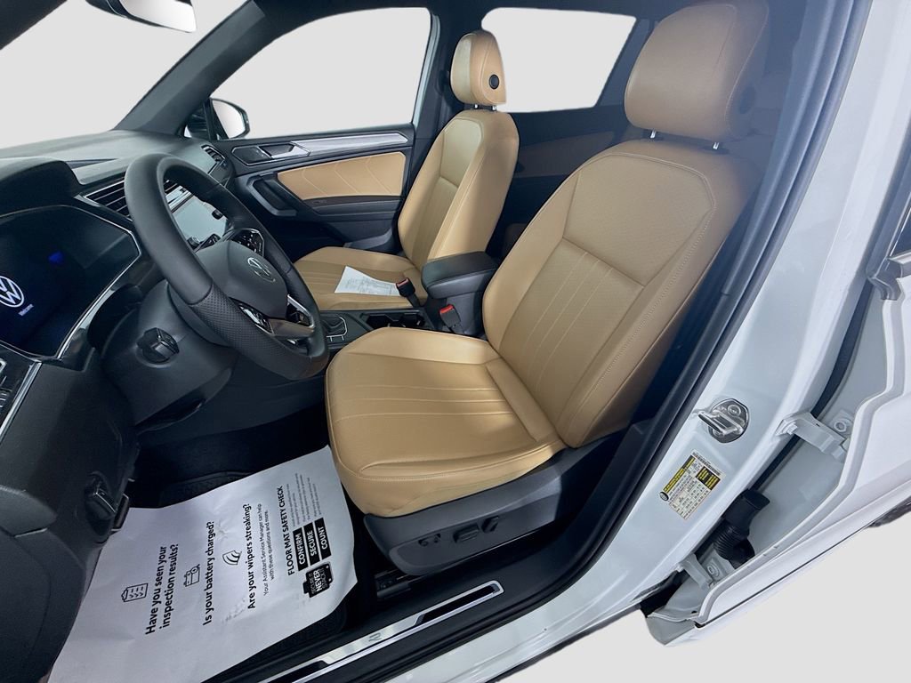 Used 2022 Volkswagen Tiguan SE R-Line image 14