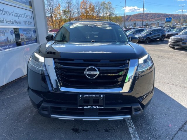 Used 2023 Nissan Pathfinder Platinum image 7