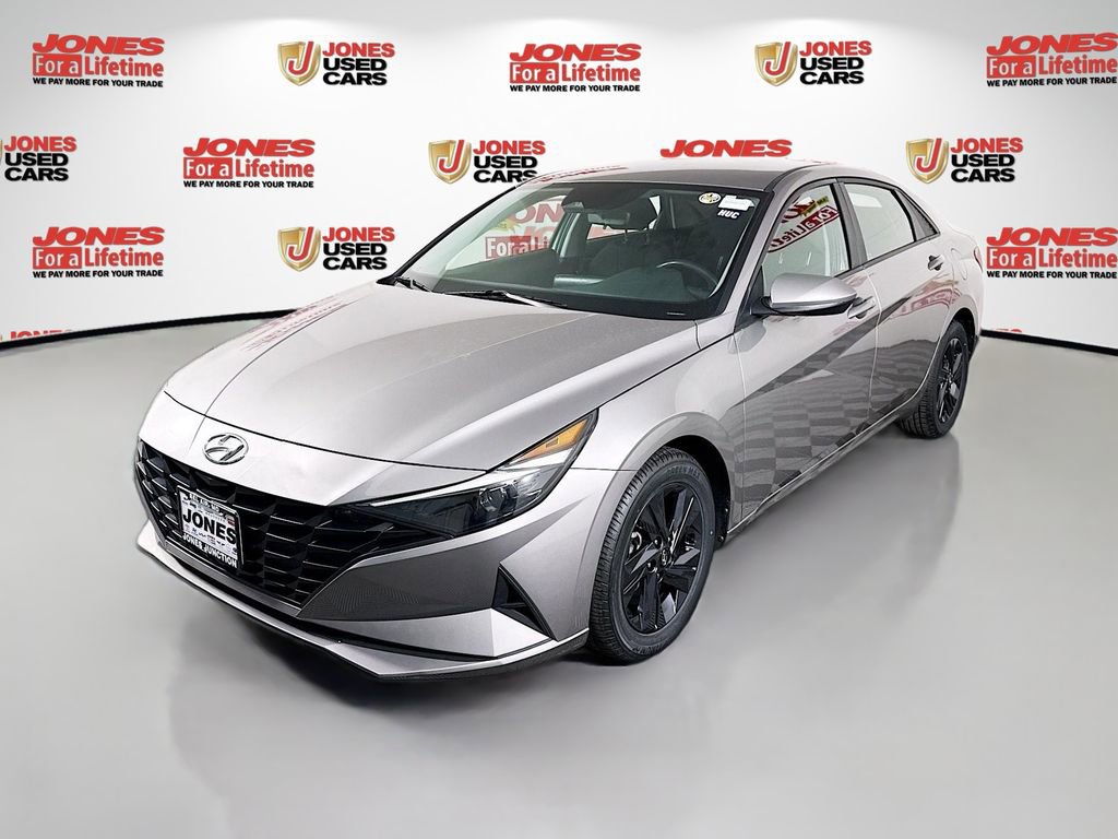 Used 2021 Hyundai Elantra SEL image 11