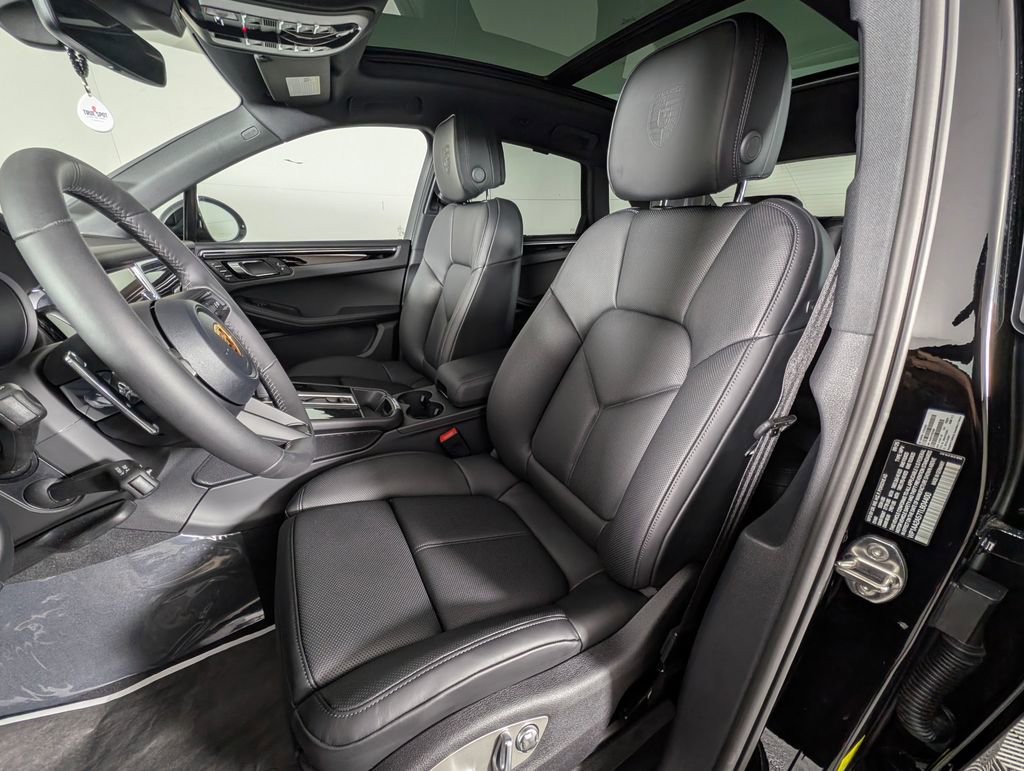New 2026 Porsche Macan image 5