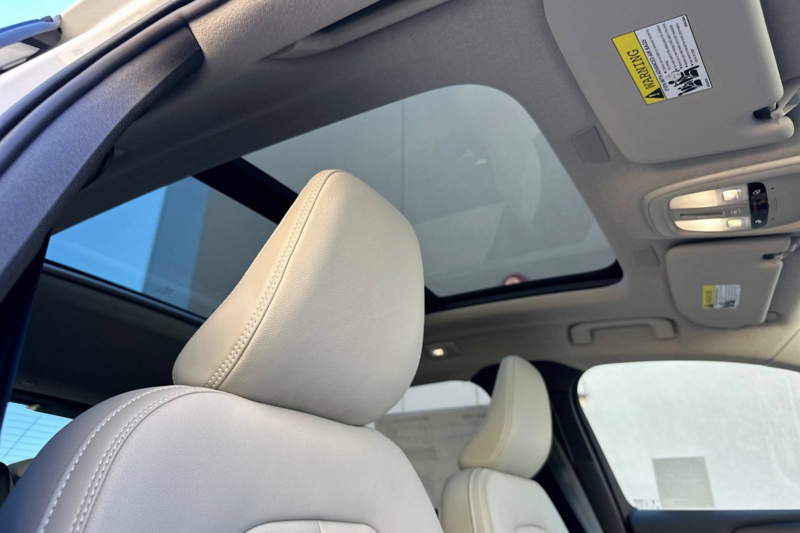 New 2026 Volvo XC40 B5 Ultra w/ Climate Package AWD/4WD image 18