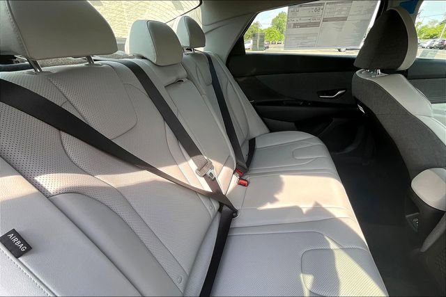 New 2025 Hyundai Elantra Limited image 26