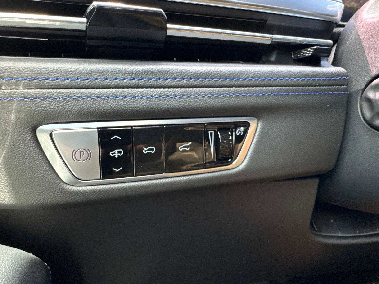 New 2026 Cadillac Escalade IQL Luxury AWD/4WD image 31