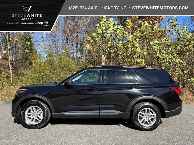 Used 2025 Ford Explorer Active image 1