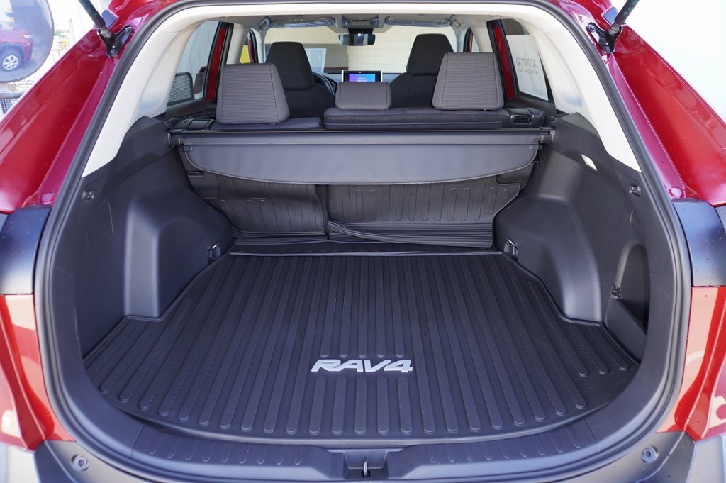 New 2025 Toyota RAV4 LE image 7