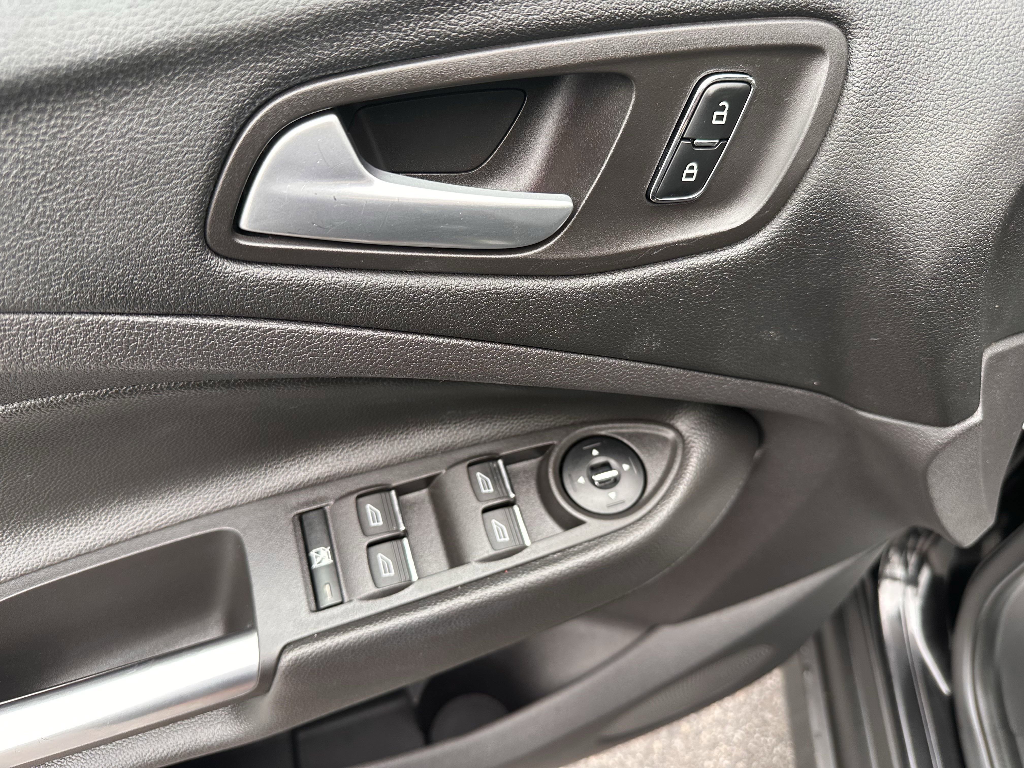 Used 2013 Ford C-MAX Energi SEL image 18