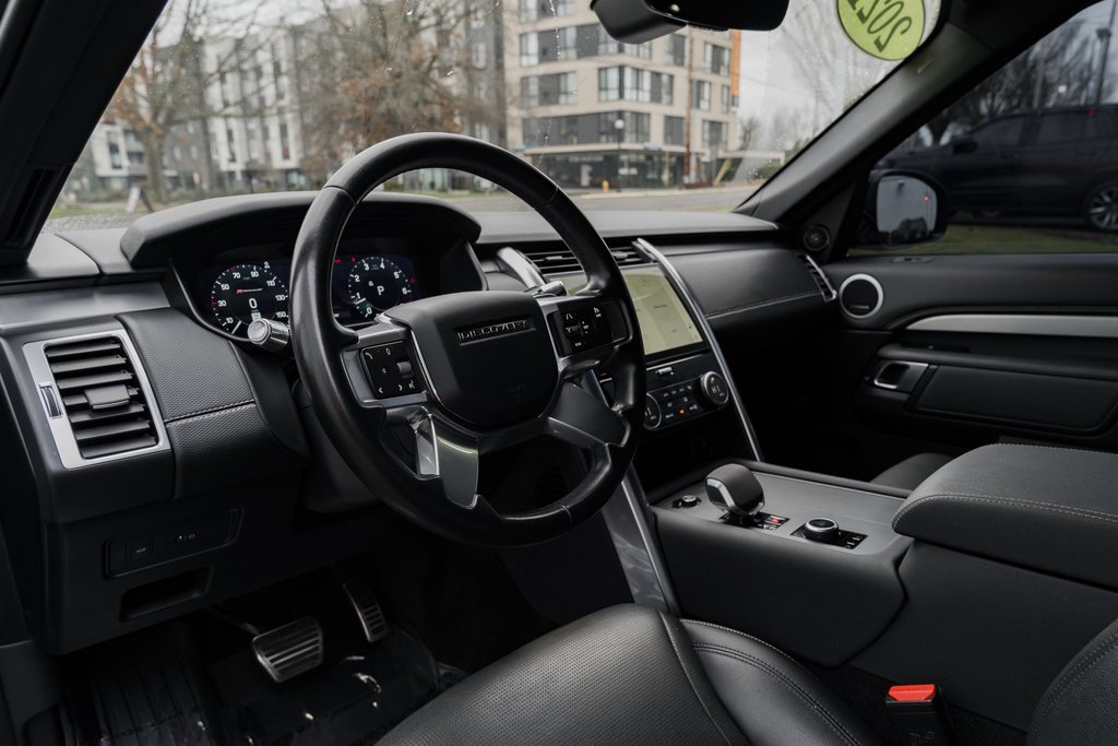 Used 2021 Land Rover Discovery S R-Dynamic image 24