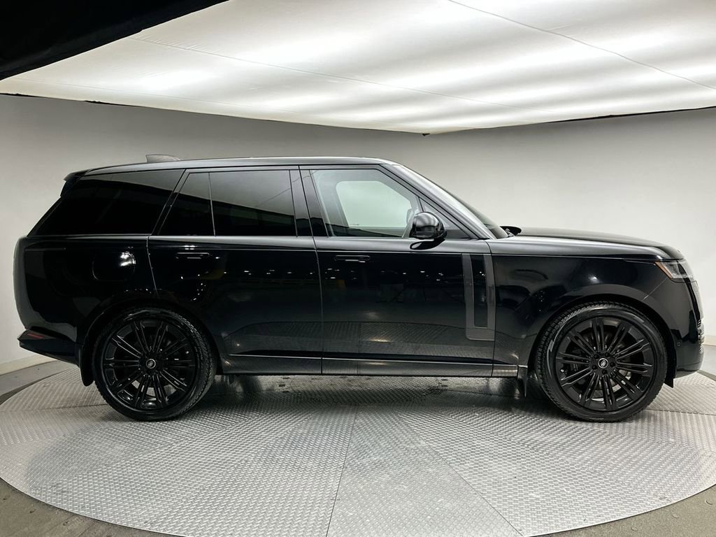 Certified 2023 Land Rover Range Rover SE image 14