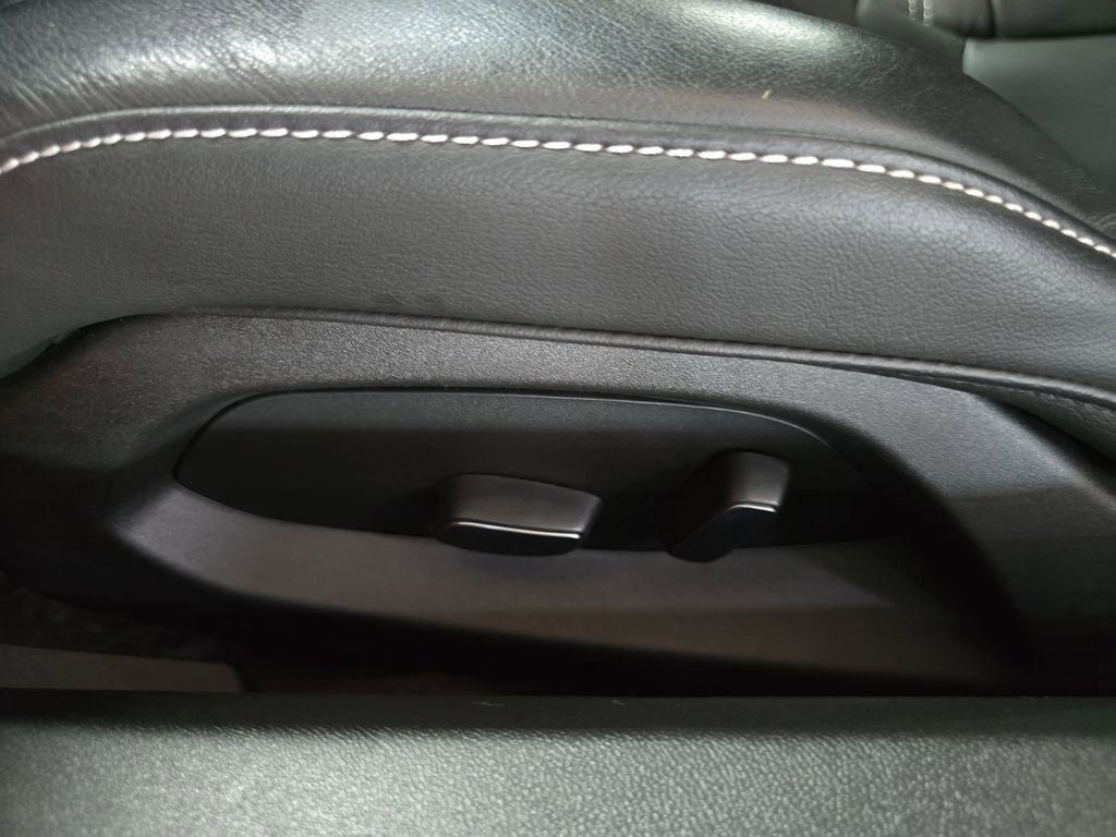 Used 2022 Chevrolet Corvette Stingray Coupe w/ 1LT image 25