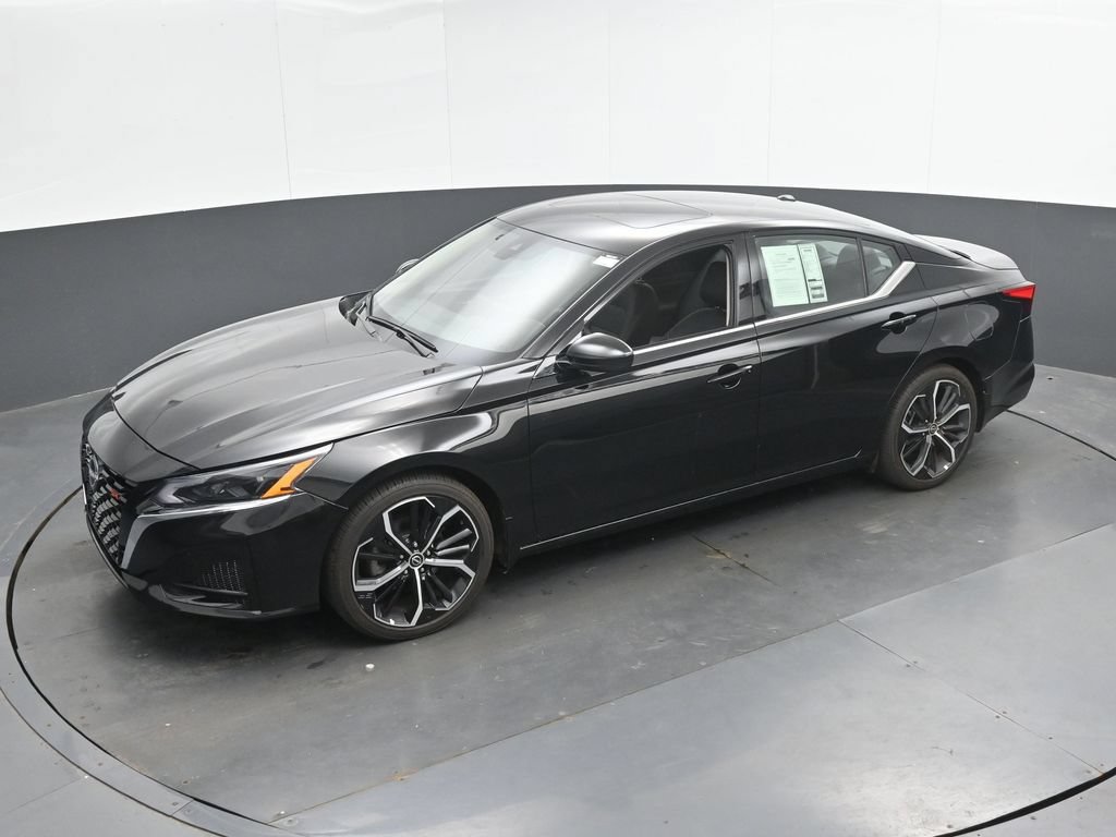 Used 2025 Nissan Altima 2.5 SR w/ SR Premium Package FWD image 36