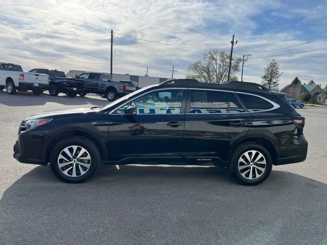 Used 2023 Subaru Outback Premium AWD/4WD image 8