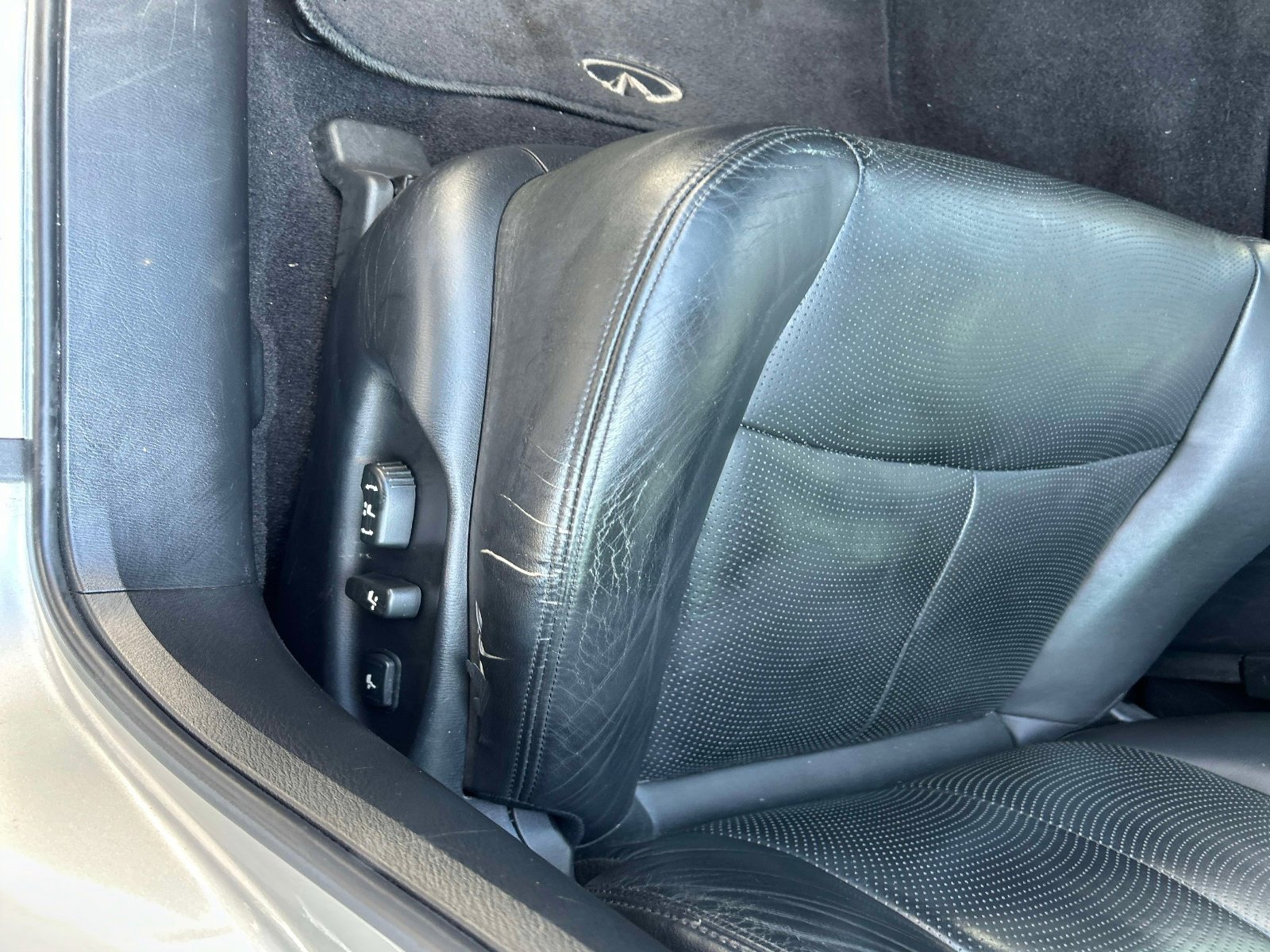 Used 2011 INFINITI M37 w/ Premium Pkg image 22