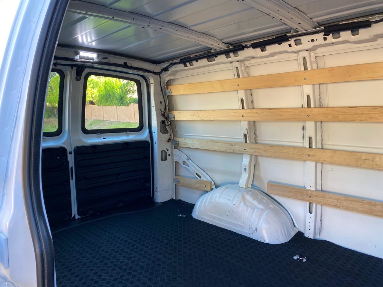 Used 2025 GMC Savana 2500 w/ Driver Convenience Package RWD image 20
