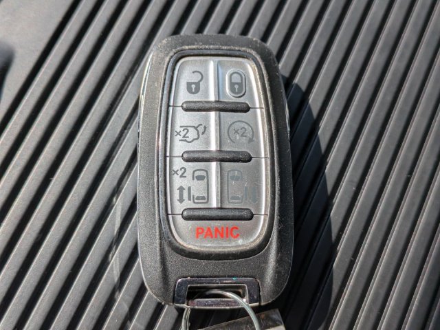 Used 2024 Chrysler Pacifica Limited FWD image 34