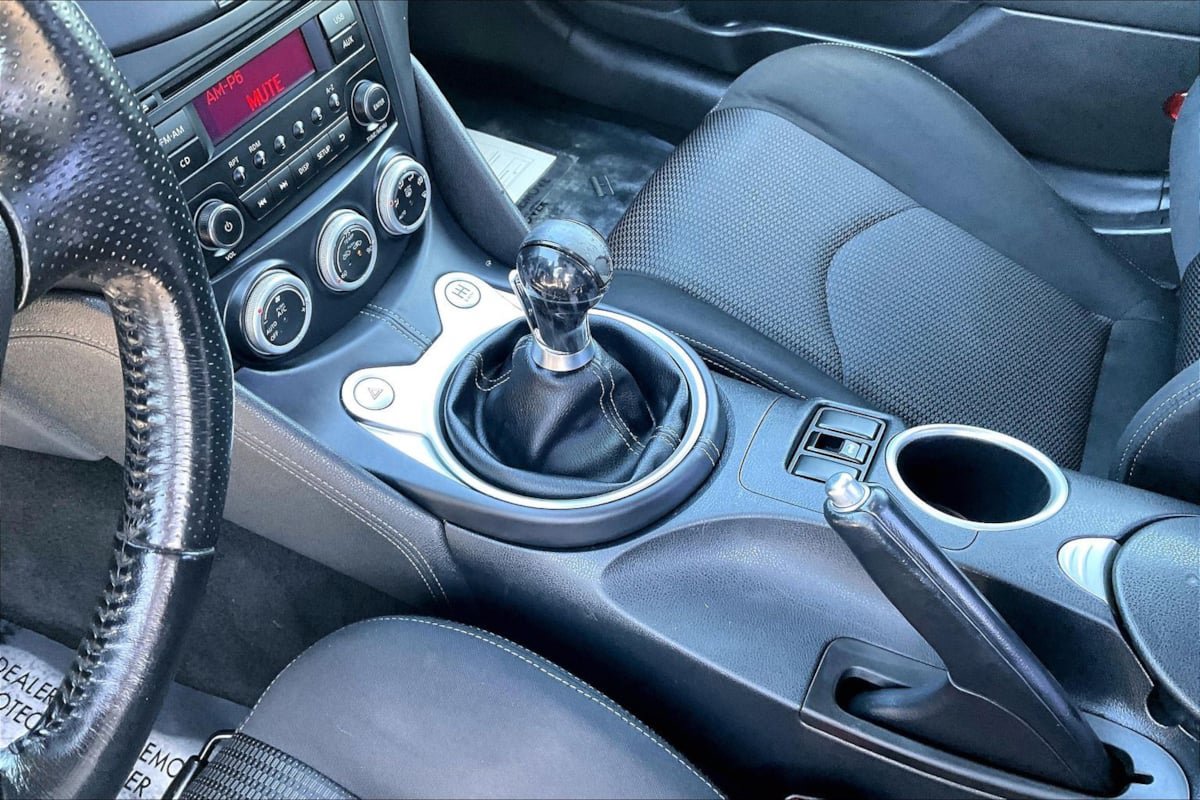 Used 2020 Nissan 370Z Coupe RWD image 14