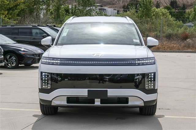 New 2026 Hyundai Ioniq 9 SE image 2