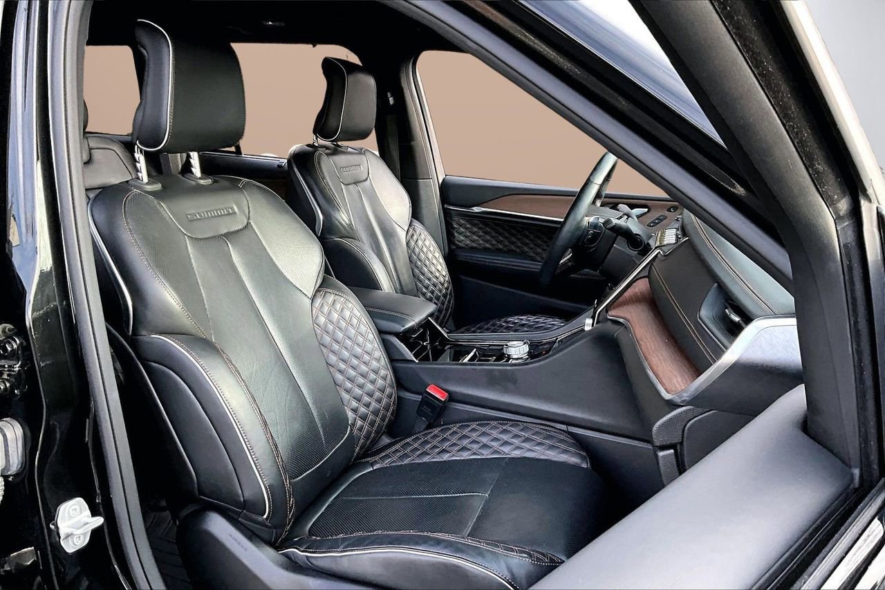 Certified 2022 Jeep Grand Cherokee Summit w/ Adv Protech Group IV image 24