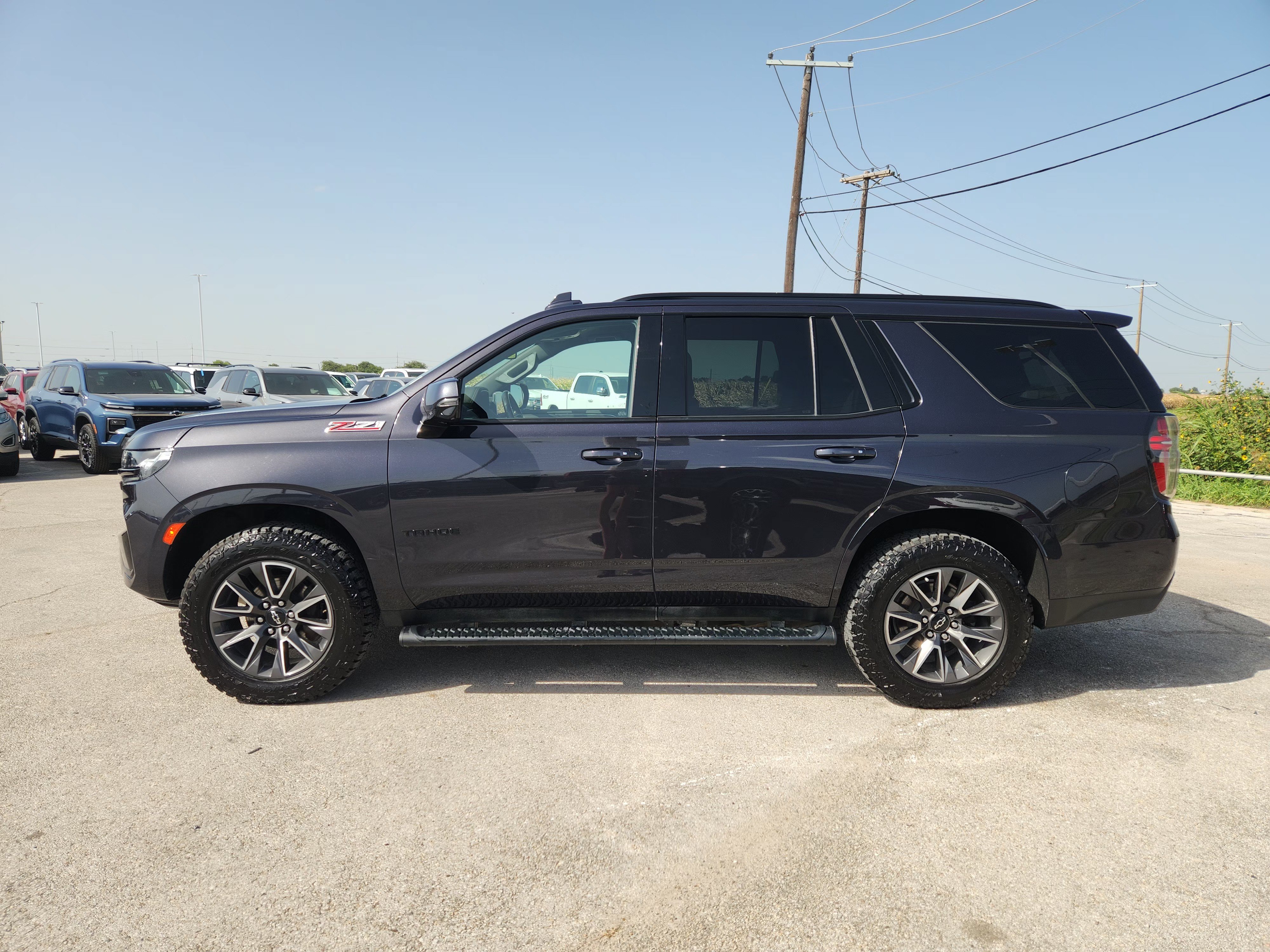 Used 2023 Chevrolet Tahoe Z71 w/ Luxury Package AWD/4WD image 4