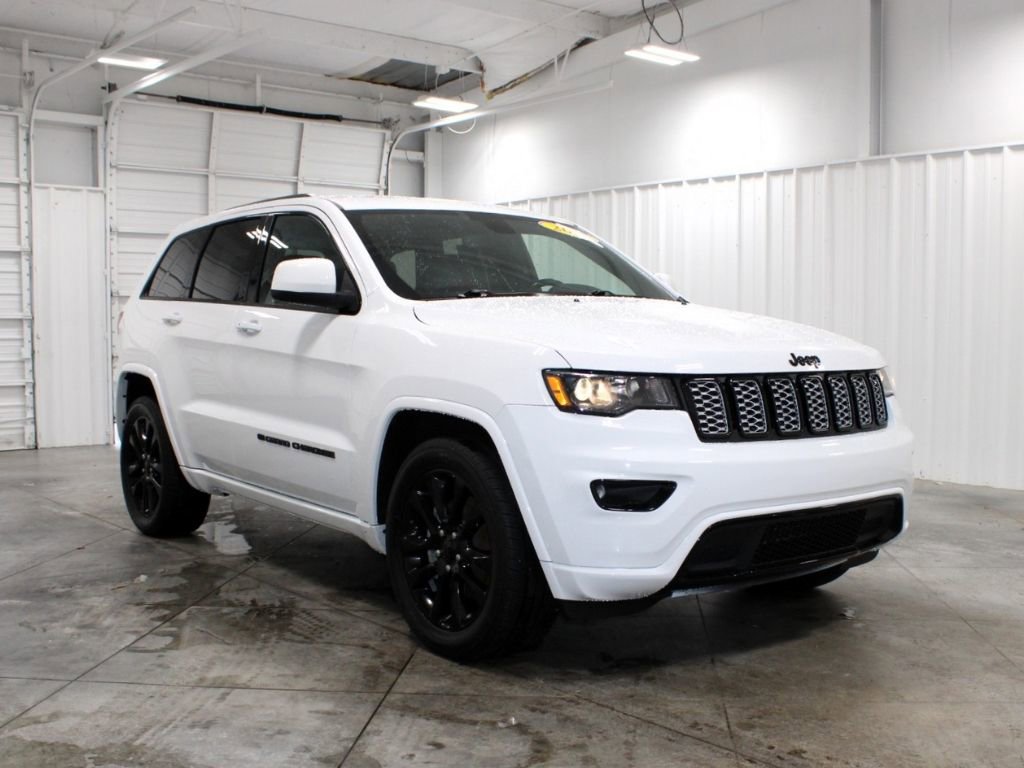 Used 2022 Jeep Grand Cherokee Laredo X image 4